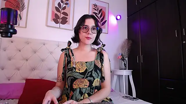 Snapshot of barbyehot chatting on 11/18/25, 09:52 barbyehot online show from 11/18/25, 09:52