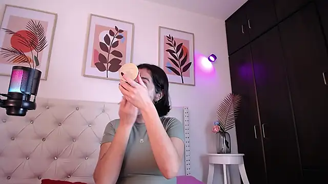 Snapshot of barbyehot chatting on 11/23/25, 06:19 barbyehot online show from 11/23/25, 06:19