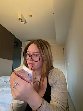 cherryrosealiee online show from 07/22/26, 11:46