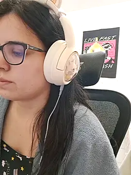 CutteGirl99 online show from 10/20/25, 08:20