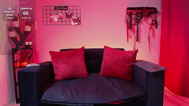 Daphne Clarke online show from 11/21/25, 10:14