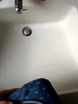 Empi19cm online show from 10/10/25, 04:28