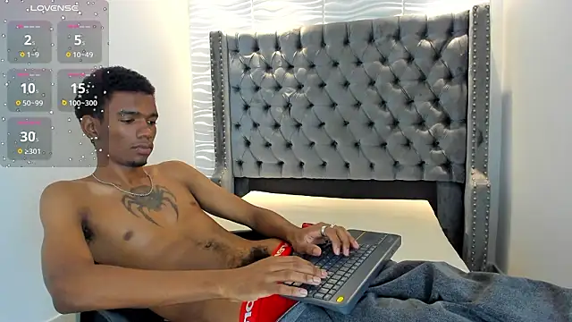 Snapshot of nero_reyd chatting on 02/18/26, 07:32 nero reyd online show from 02/18/26, 07:32