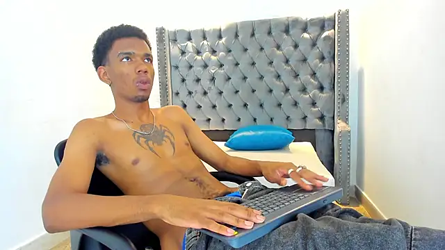 Snapshot of nero_reyd chatting on 03/15/26, 12:55 nero reyd online show from 03/15/26, 12:55