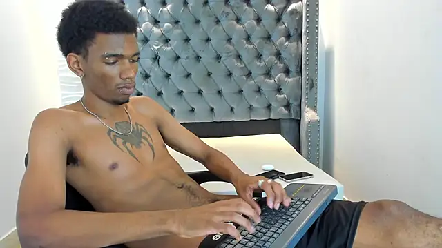 Snapshot of nero_reyd chatting on 04/10/26, 07:29 nero reyd online show from 04/10/26, 07:29