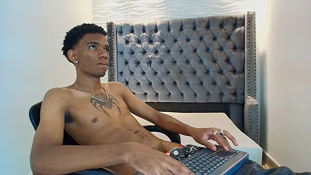 Snapshot of nero_reyd chatting on 06/12/26, 07:13 nero reyd online show from 06/12/26, 07:13