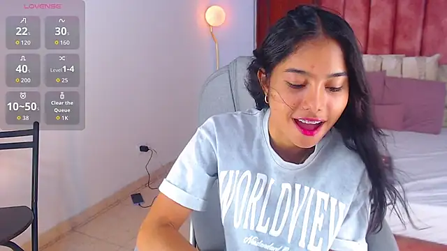 Snapshot of Milaa_Star_ chatting on 09/25/25, 04:05 Milaa Star online show from 09/25/25, 04:05