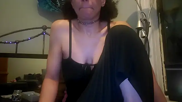 Snapshot of puddled_wonderland chatting on 09/28/25, 12:05 puddled wonderland online show from 09/28/25, 12:05