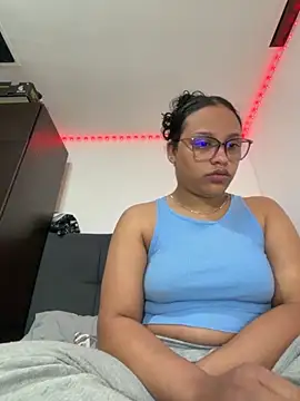 Snapshot of angels_evil chatting on 11/23/25, 06:46 angels evil online show from 11/23/25, 06:46