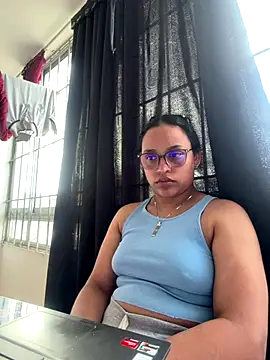 Snapshot of angels_evil chatting on 11/23/25, 07:46 angels evil online show from 11/23/25, 07:46