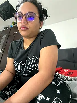 Snapshot of angels_evil chatting on 11/26/25, 03:07 angels evil online show from 11/26/25, 03:07