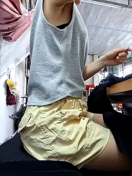 Snapshot of irina_hana chatting on 09/30/25, 12:59 irina hana online show from 09/30/25, 12:59