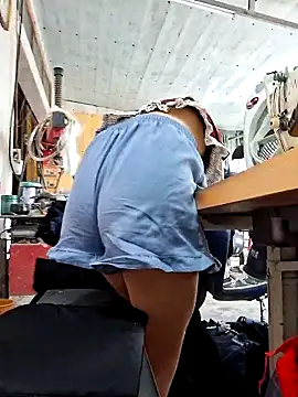 Snapshot of irina_hana chatting on 10/26/25, 06:30 irina hana online show from 10/26/25, 06:30