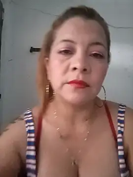 Snapshot of lunita2110 chatting on 09/09/25, 09:47 lunita2110 online show from 09/09/25, 09:47