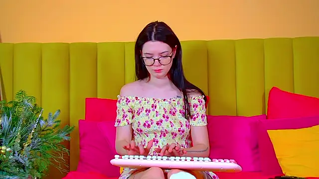 MelissaMays online show from 12/16/25, 07:19