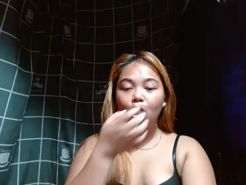 Snapshot of Hajaima chatting on 11/28/25, 09:12 Hajaima online show from 11/28/25, 09:12