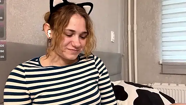 SunPunnyGirl online show from 09/22/25, 06:04