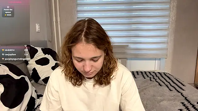 SunPunnyGirl online show from 09/23/25, 05:43