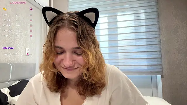 SunPunnyGirl online show from 09/25/25, 06:28