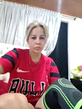 Snapshot of Alisson_Milf chatting on 02/22/26, 12:01 Alisson Milf online show from 02/22/26, 12:01