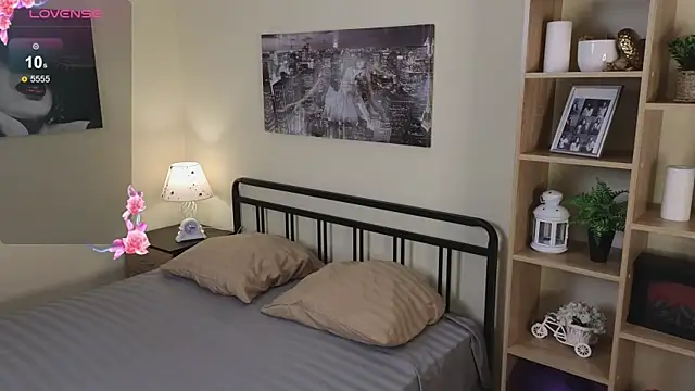 Bonnie Nunez online show from 11/08/25, 05:45