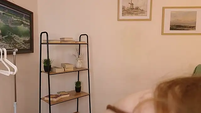 Bonnie Nunez online show from 11/12/25, 10:41