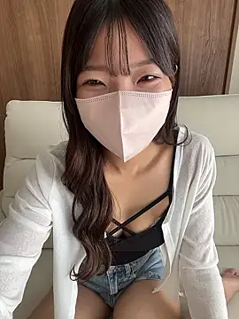 Snapshot of y_yunchan chatting on 10/15/25, 01:06 y yunchan online show from 10/15/25, 01:06