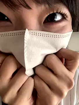 Snapshot of y_yunchan chatting on 10/17/25, 02:15 y yunchan online show from 10/17/25, 02:15