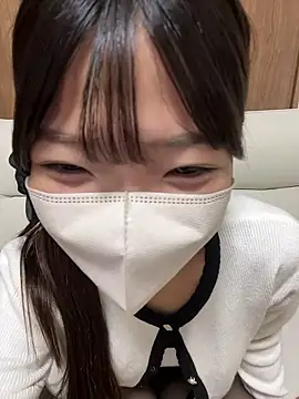 Snapshot of y_yunchan chatting on 10/27/25, 01:09 y yunchan online show from 10/27/25, 01:09