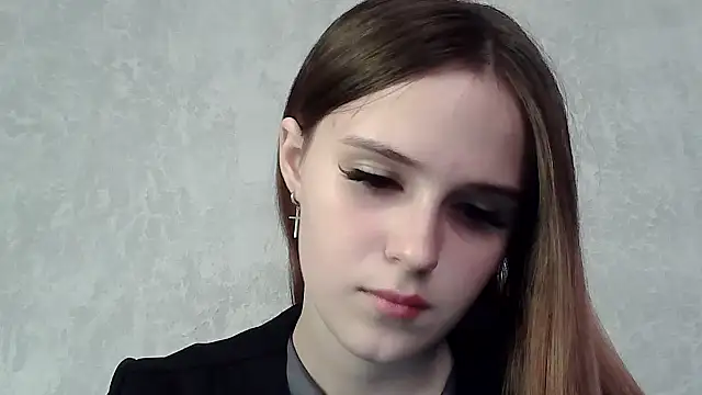 Snapshot of SweetLoraa chatting on 09/22/25, 01:02 SweetLoraa online show from 09/22/25, 01:02