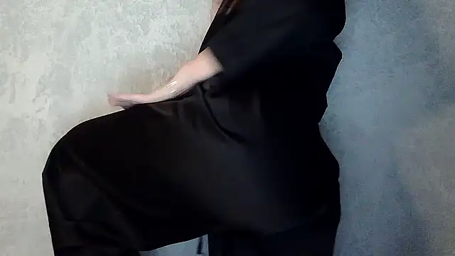 Snapshot of SweetLoraa chatting on 09/29/25, 04:23 SweetLoraa online show from 09/29/25, 04:23