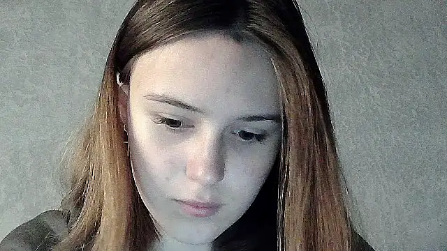 Snapshot of SweetLoraa chatting on 10/15/25, 02:50 SweetLoraa online show from 10/15/25, 02:50