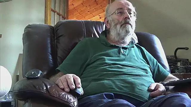 janzer13 online show from 10/25/25, 02:13