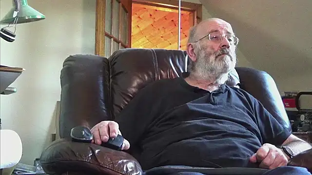 janzer13 online show from 11/25/25, 02:39