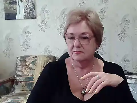 Snapshot of Renata62011 chatting on 11/12/25, 12:16 Renata62011 online show from 11/12/25, 12:16