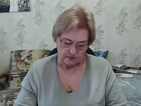 Snapshot of Renata62011 chatting on 11/13/25, 12:37 Renata62011 online show from 11/13/25, 12:37