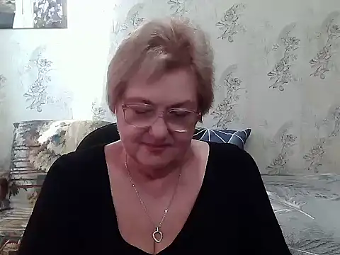 Snapshot of Renata62011 chatting on 11/15/25, 12:23 Renata62011 online show from 11/15/25, 12:23