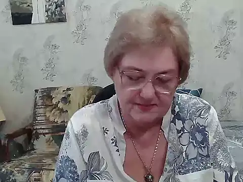 Snapshot of Renata62011 chatting on 11/16/25, 12:55 Renata62011 online show from 11/16/25, 12:55