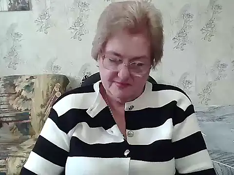 Snapshot of Renata62011 chatting on 11/21/25, 01:10 Renata62011 online show from 11/21/25, 01:10