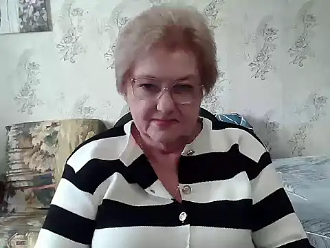 Snapshot of Renata62011 chatting on 11/25/25, 12:38 Renata62011 online show from 11/25/25, 12:38