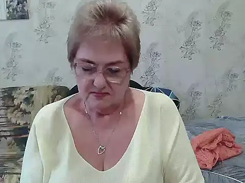 Snapshot of Renata62011 chatting on 12/16/25, 12:21 Renata62011 online show from 12/16/25, 12:21