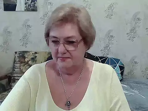 Snapshot of Renata62011 chatting on 12/18/25, 12:44 Renata62011 online show from 12/18/25, 12:44
