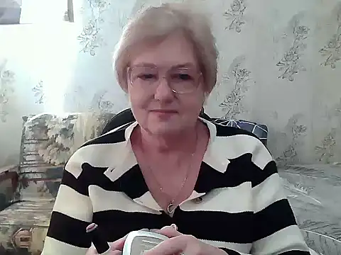 Snapshot of Renata62011 chatting on 01/18/26, 12:31 Renata62011 online show from 01/18/26, 12:31