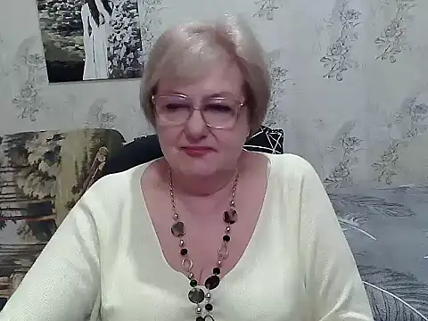 Snapshot of Renata62011 chatting on 04/20/26, 07:04 Renata62011 online show from 04/20/26, 07:04
