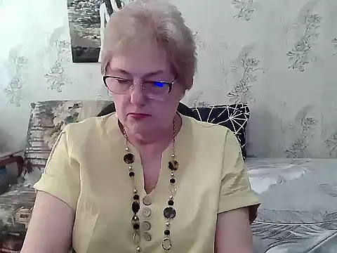 Snapshot of Renata62011 chatting on 05/15/26, 12:12 Renata62011 online show from 05/15/26, 12:12