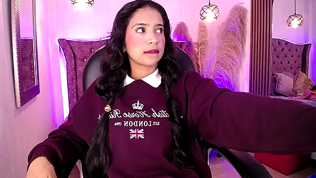 SophiaWalker 1 online show from 12/04/25, 12:14