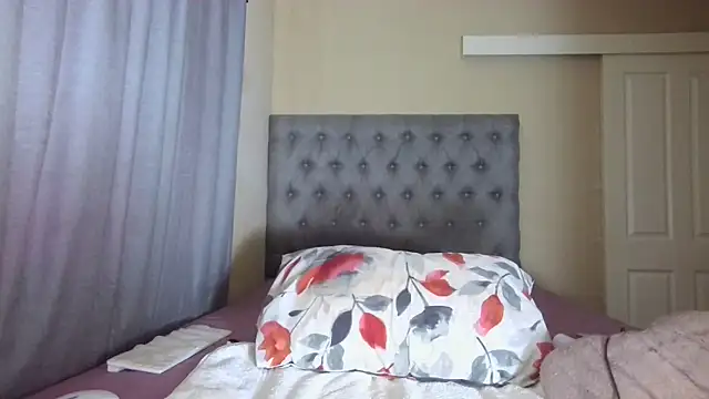 Snapshot of nanababe1 chatting on 09/26/25, 09:13 nanababe1 online show from 09/26/25, 09:13