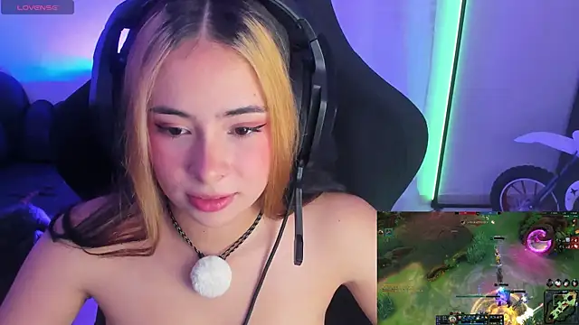 Aishelyng online show from 10/19/25, 05:08