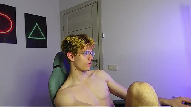 Logan Fraser online show from 10/09/25, 12:25