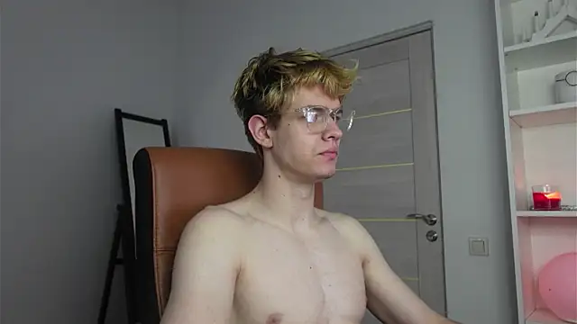 Logan Fraser online show from 10/11/25, 05:28